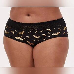 Torrid Mid Rise Cheeky Panties in Gold Foil Bats, BNWT, Size 3X
